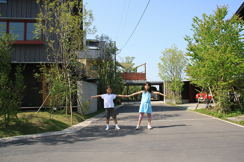 シンケンの家が並ぶ町に建つわが家