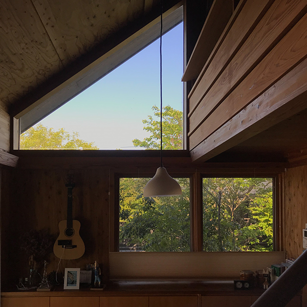 リビングの窓辺