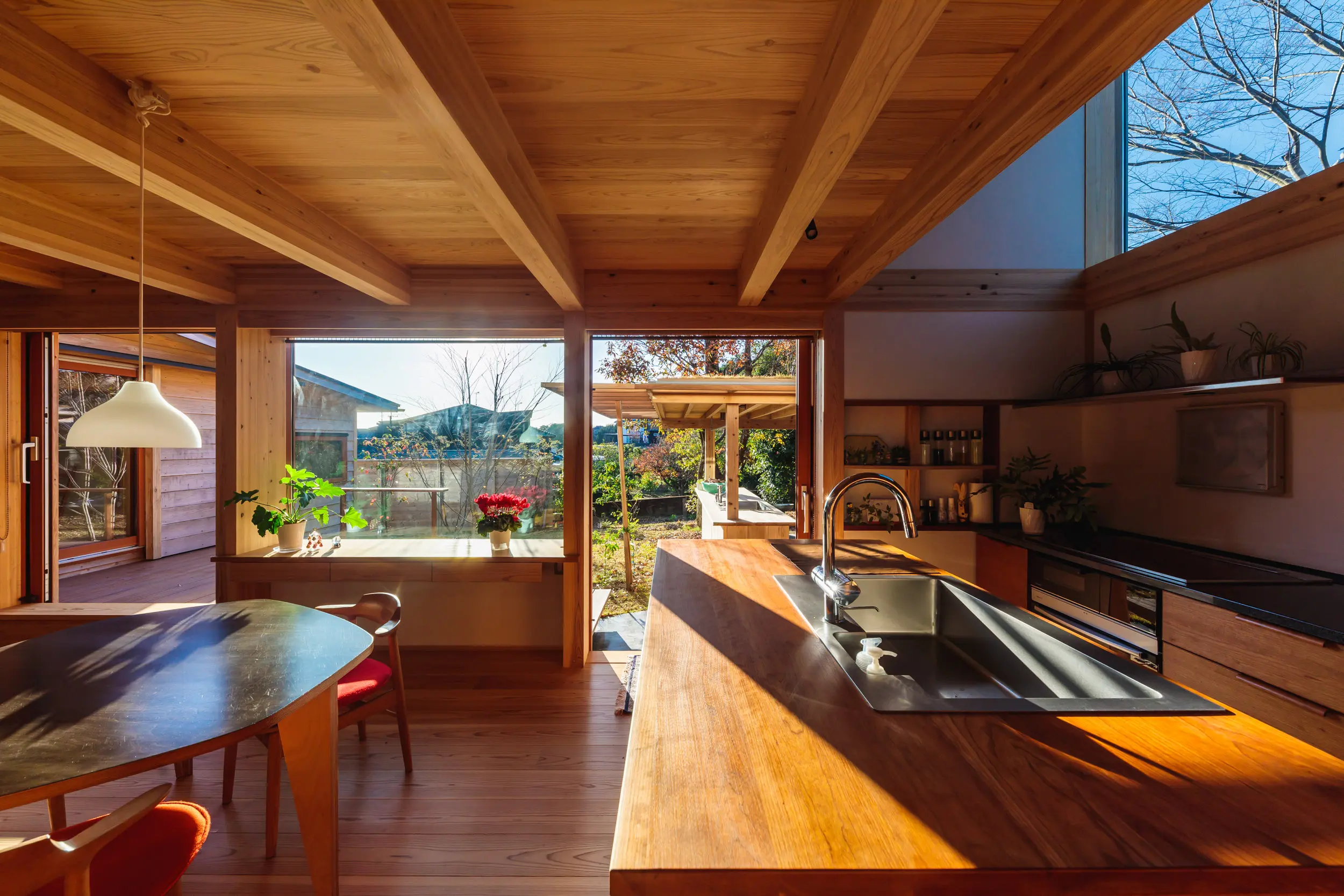 おひさまを家の奥まで取り込む