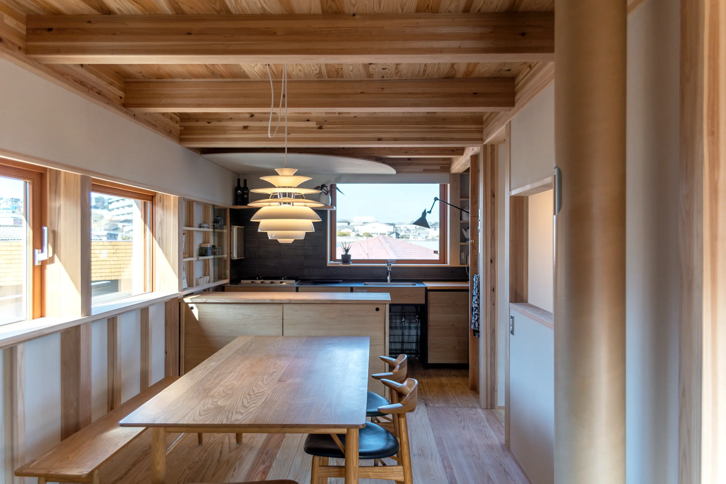 家族へ贈る住まい 〜“食”と“木”で広がる、2世帯家族の暮らし