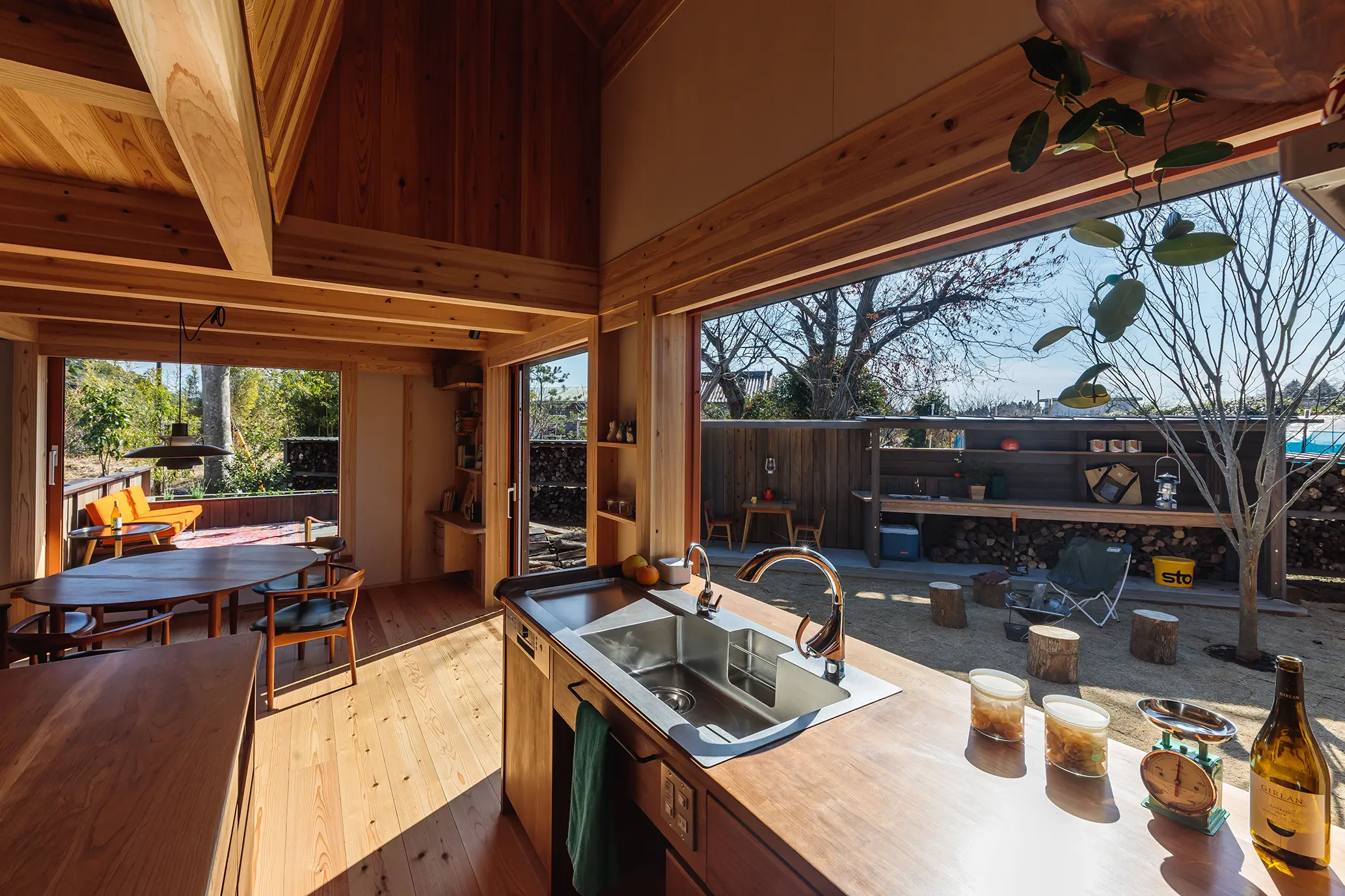 アウトドアを愉しむ家