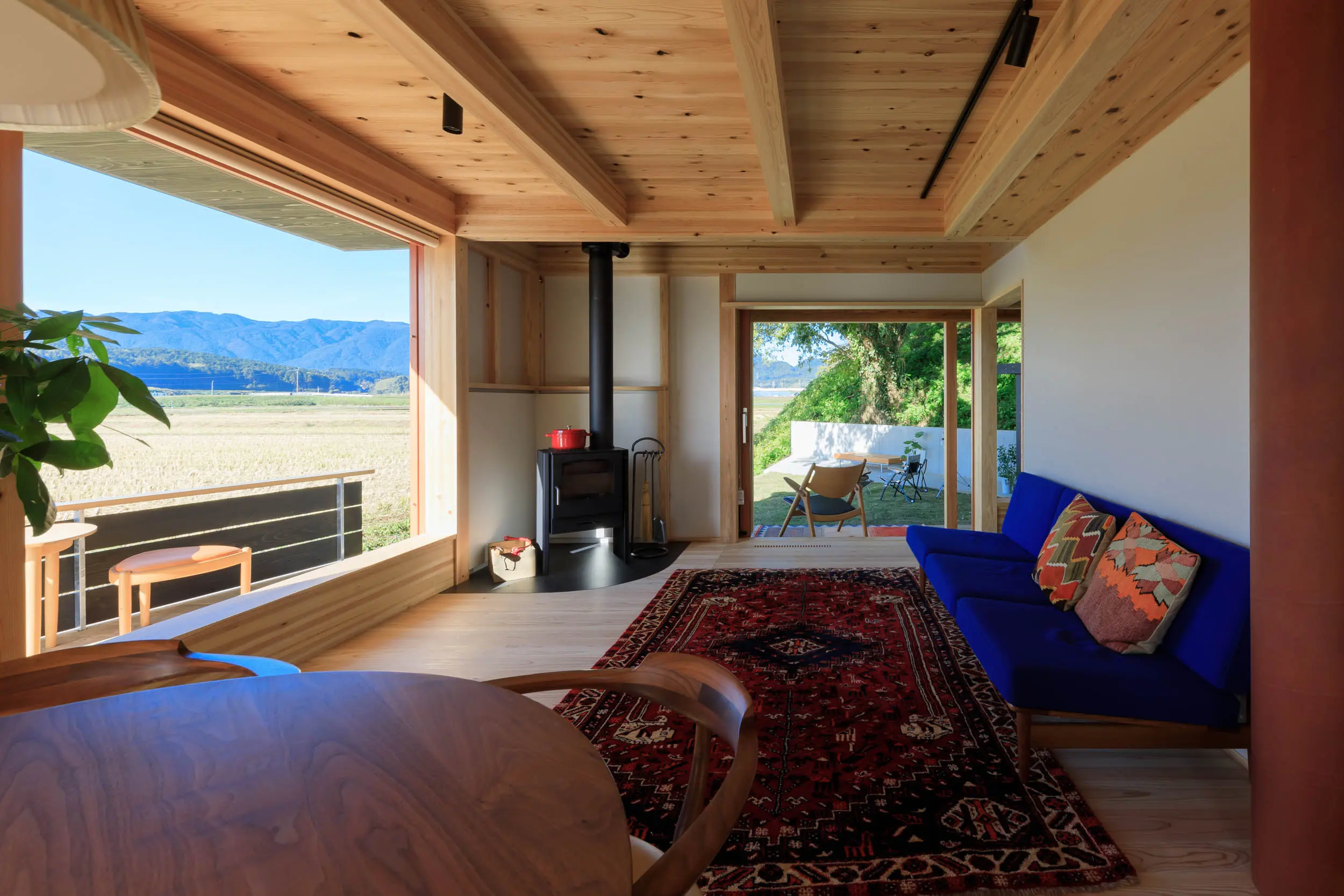 外とつながるリビング