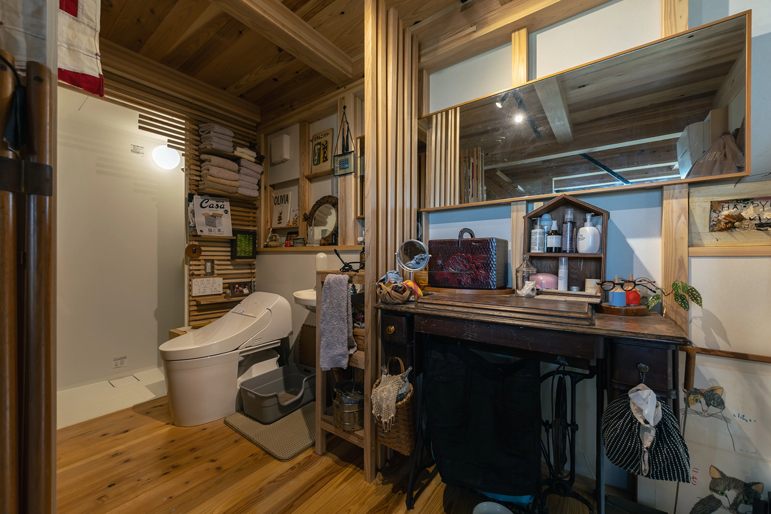 シャワー室も、トイレも風通しのいいオープンな空間にDIY