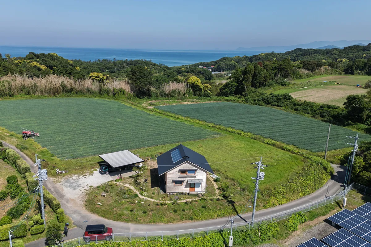 のどかな風景に佇むスタディハウス
