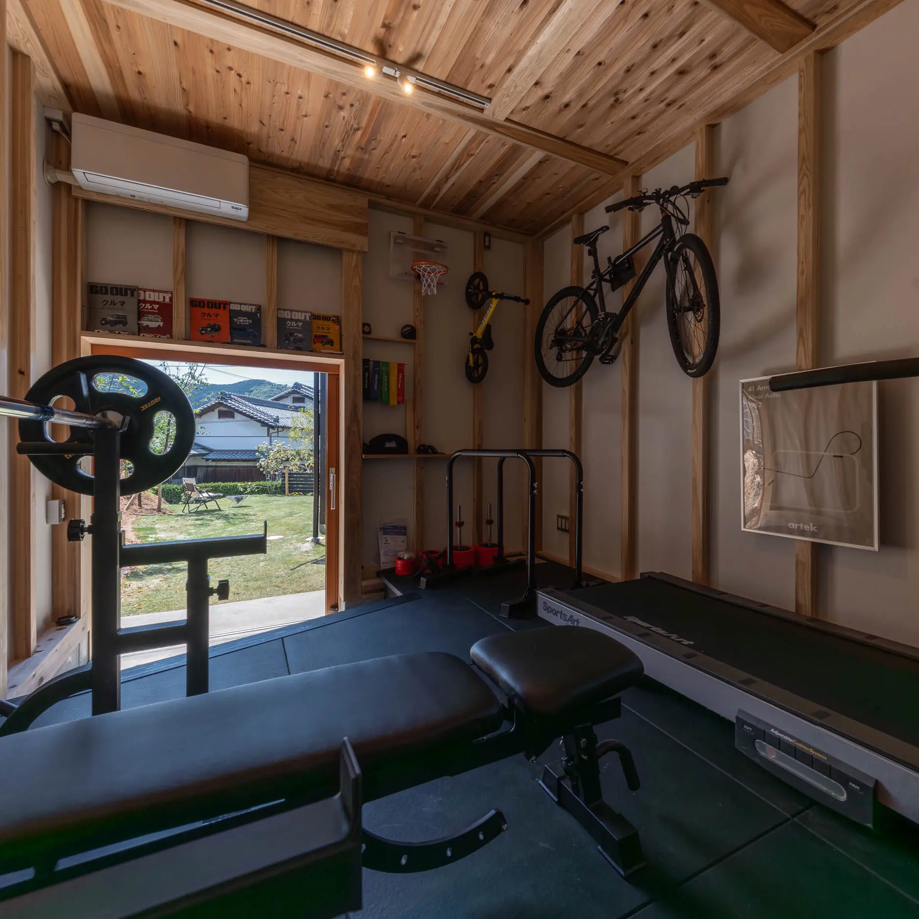 20代夫婦が建てた、久山BASE(トレーニングGYM)